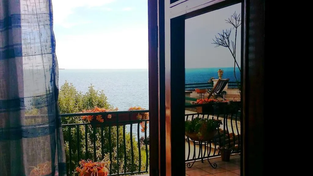Casa Sul Mare Bed and Breakfast Catania 3*,