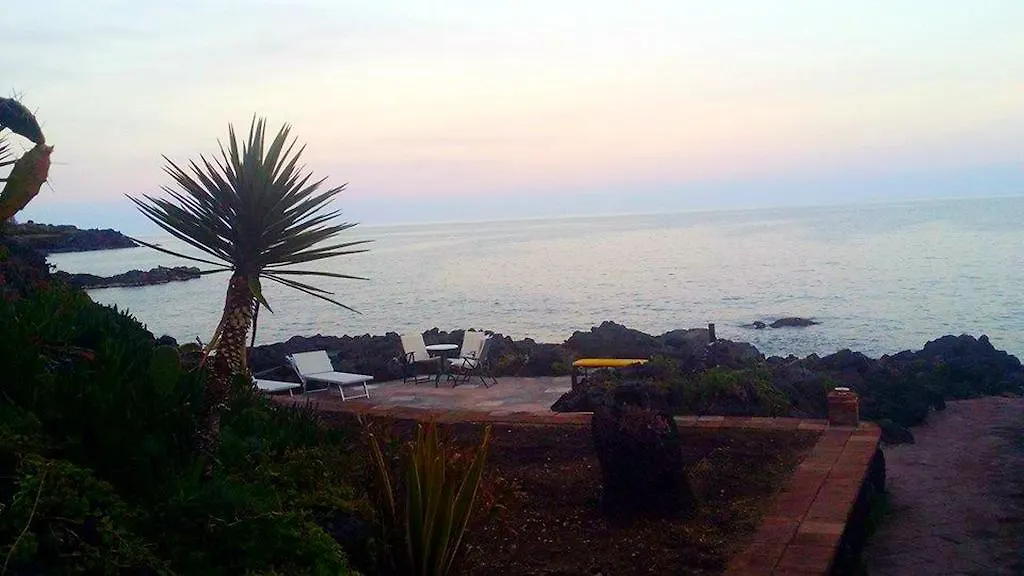 Casa Sul Mare Bed and Breakfast Catania