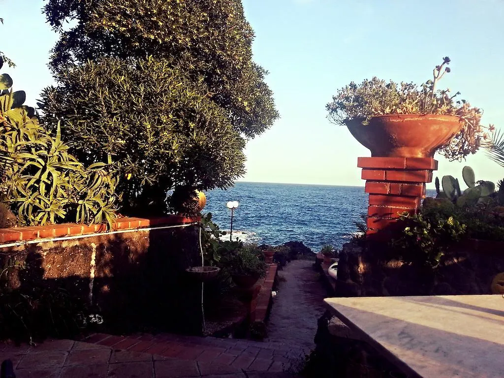 Casa Sul Mare Bed and Breakfast Catania